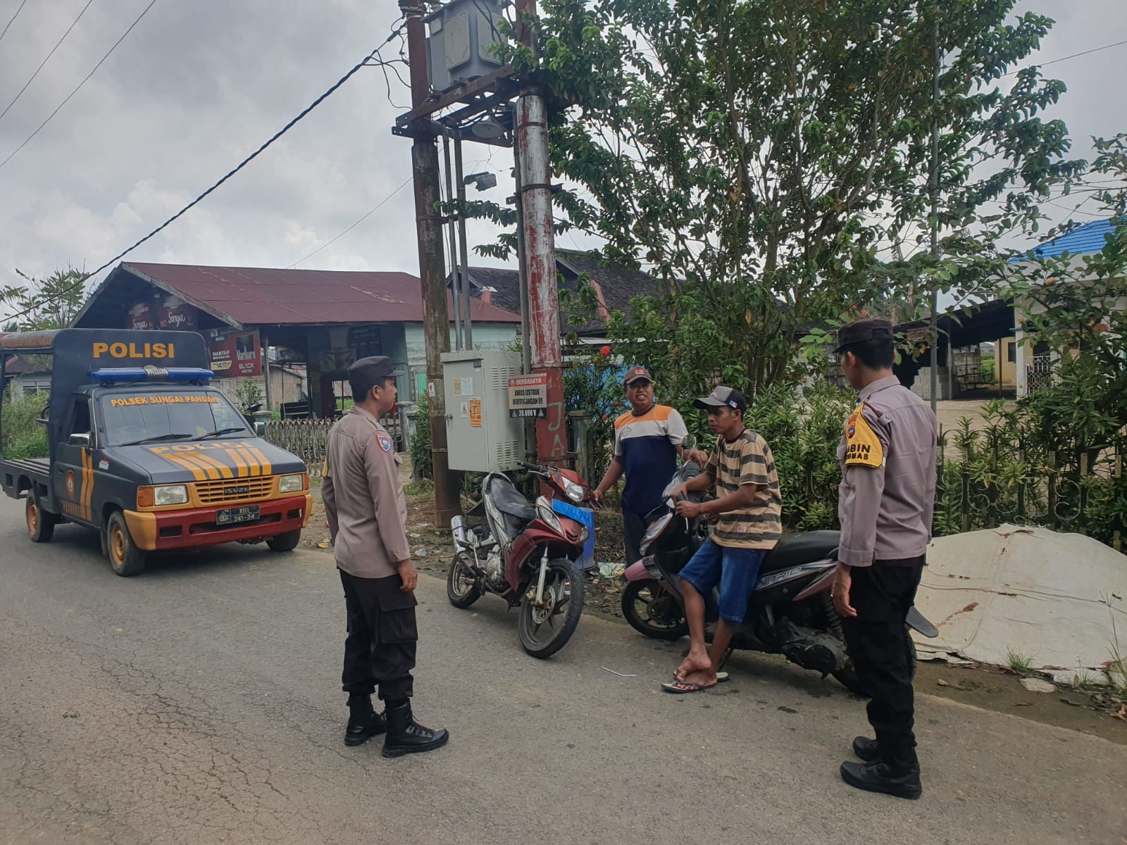 Polsek Sungai Pandan Melaksanakan Kegiatan Patroli Dialogis