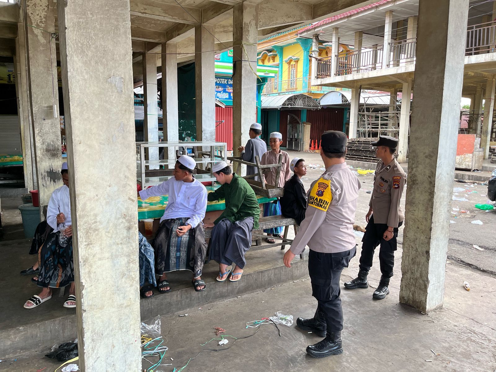 Polsek Danau Panggang Gelar Kegiatan Rutin yang Ditingkatkan (KRYD) dengan Patroli Dialogis