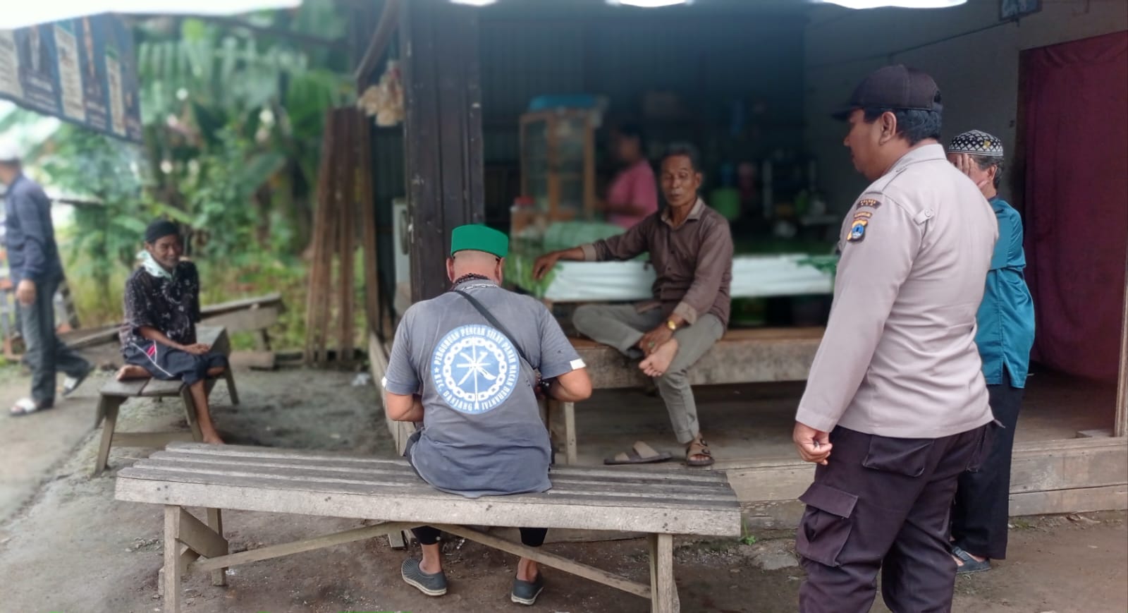 Polsek Banjang Gelar Patroli Dialogis dan Himbauan Kamtibmas, Wujudkan Polri Presisi dan Dekat dengan Masyarakat