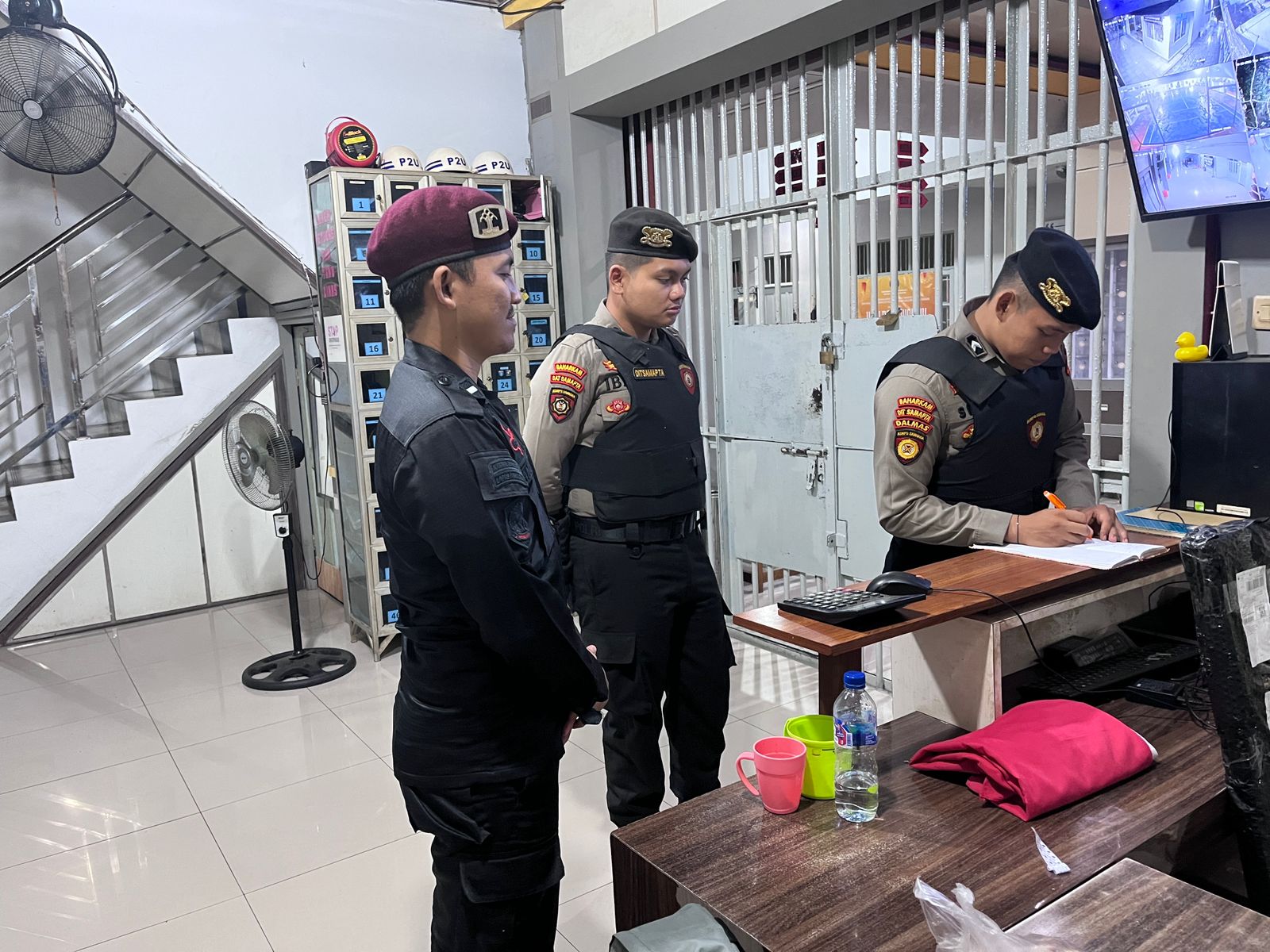 Patroli Bailang Sat Samapta Polres HSU Giatkan Kegiatan Patroli Sambang dan Himbauan Kamtibmas untuk Ciptakan Kondusifitas di Daerah Hukum Polres HSU