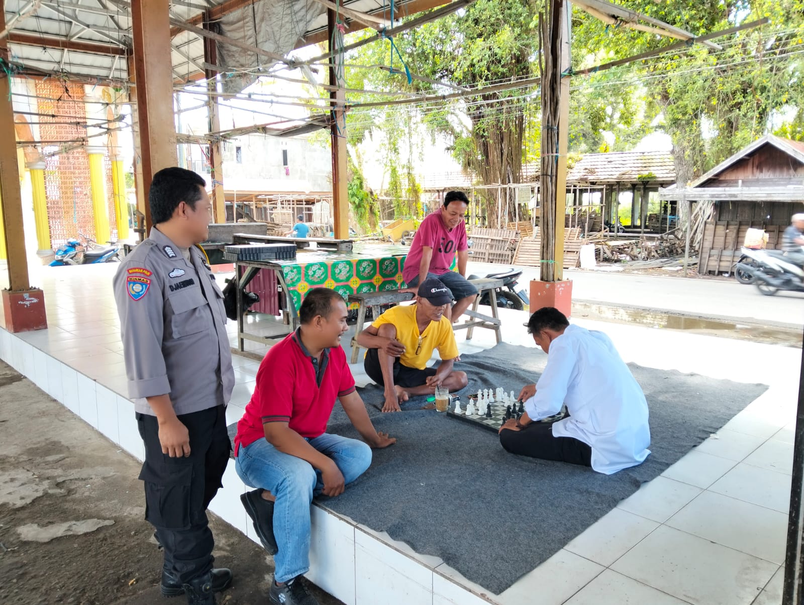 Polsek Babirik Laksanakan Patroli Dialogis dan Sambang untuk Ciptakan Kamtibmas yang Kondusif