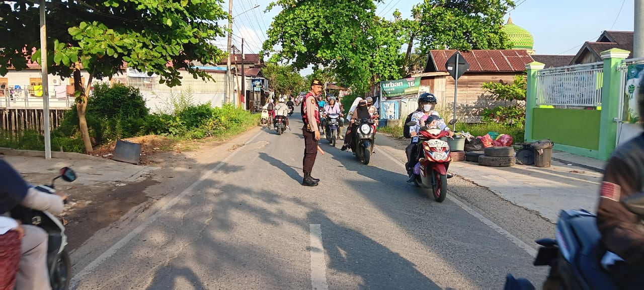 Patroli Samapta Polsek Banjang Ciptakan Kamtibmas Aman dan Kondusif di Desa Lokbangkai