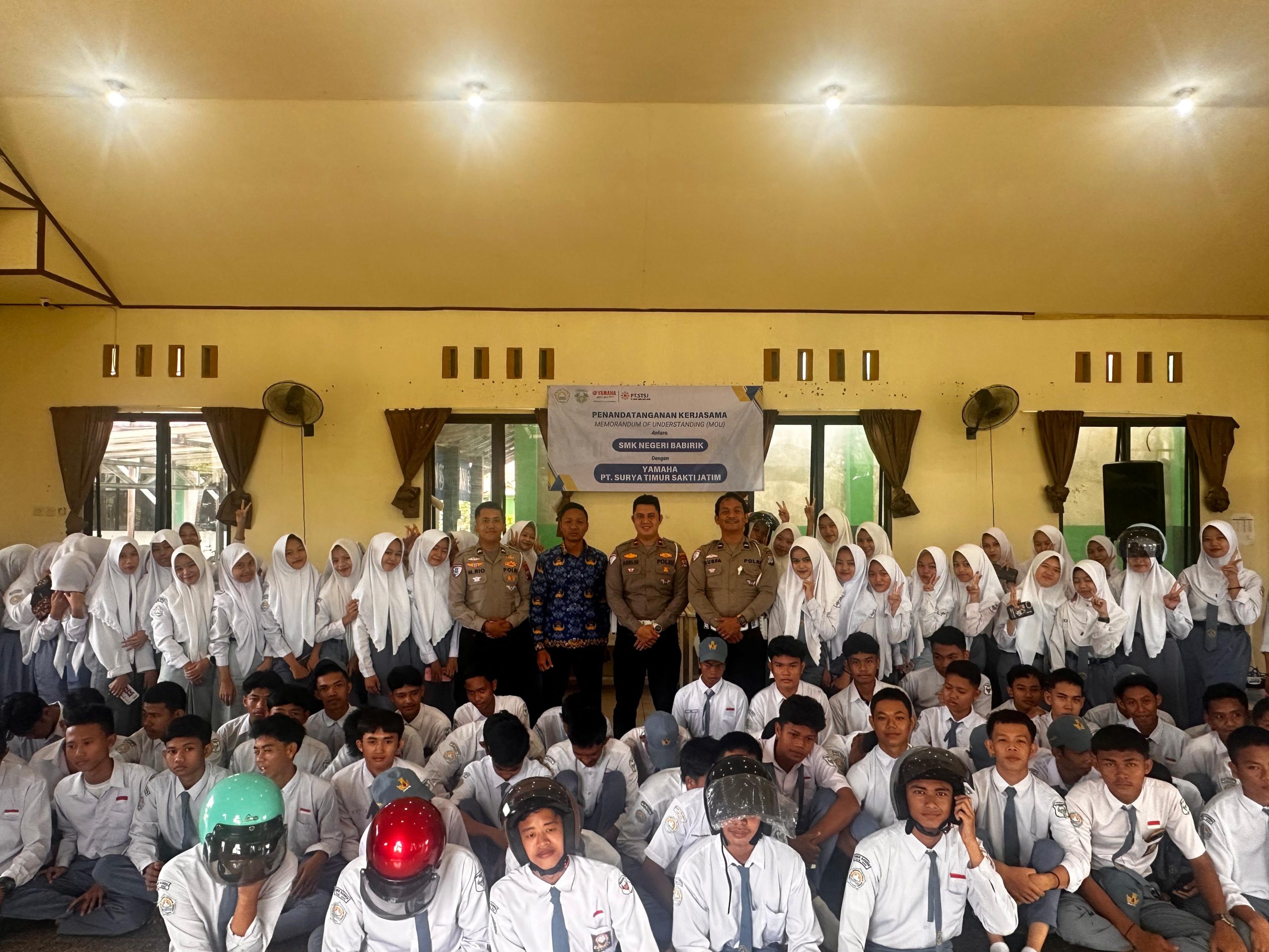 Polres HSU Gelar Program “Polisi Go To School” di SMKN Babirik: Edukasi Tertib Lalu Lintas Sejak Dini untuk Pelajar