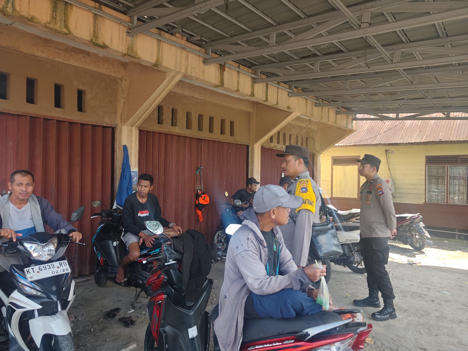 Patroli Dialogis dan Sambang Polsek Amuntai Utara Tingkatkan Keamanan dan Kepercayaan Masyarakat