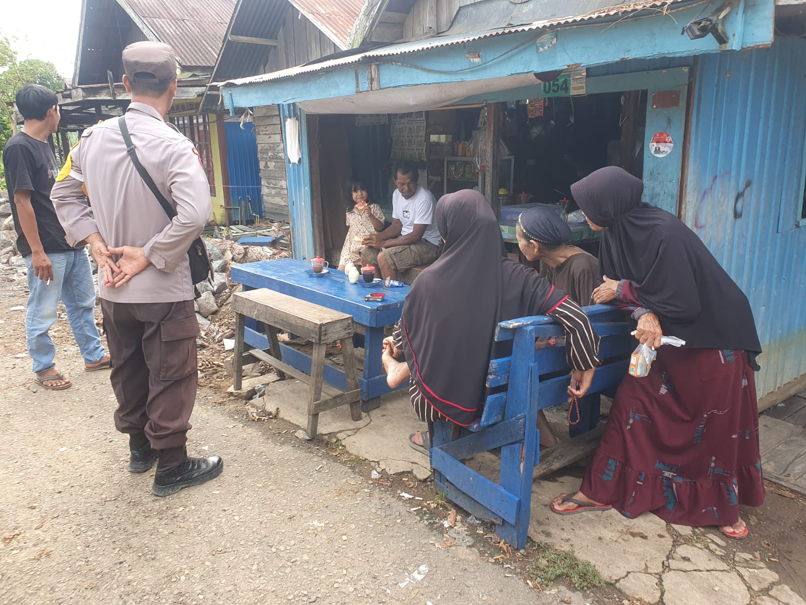 Polsek Amuntai Selatan Laksanakan Patroli Dialogis di Desa Cangkreng untuk Jaga Kondusifitas Kamtibmas