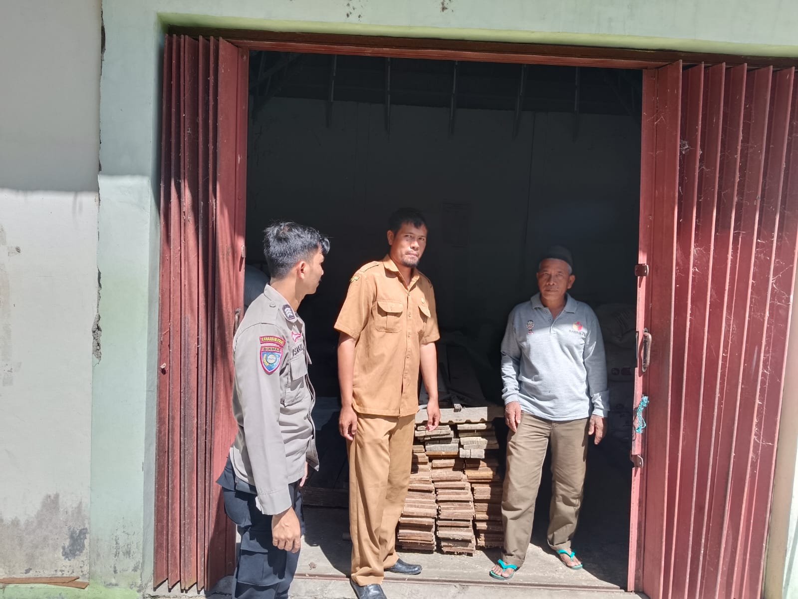 Polsek Sungai Pandan Gelar Patroli Dialogis dan Sambang, Wujudkan Polri Presisi di Tengah Masyarakat