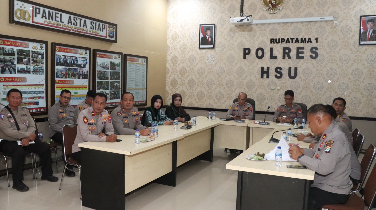 Polres Hulu Sungai Utara Dukung Ekonomi Nasional Inklusif Melalui Penguatan Kamtibmas, Wakapolres HSU Ikuti Zoom Dialog Publik