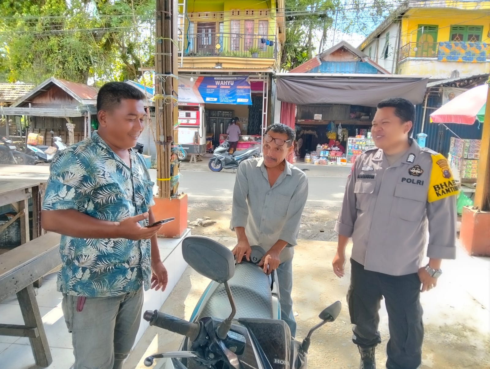 Polsek Babirik Gelar Patroli Dialogis dan Sambang, Hadirkan Polri di Tengah Masyarakat untuk Wujudkan Harkamtibmas Presisi