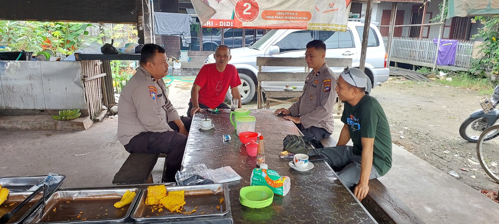 Patroli Dialogis Polsek Amuntai Selatan Perkuat Kamtibmas dan Bangun Kepercayaan Warga Desa Murung Sari