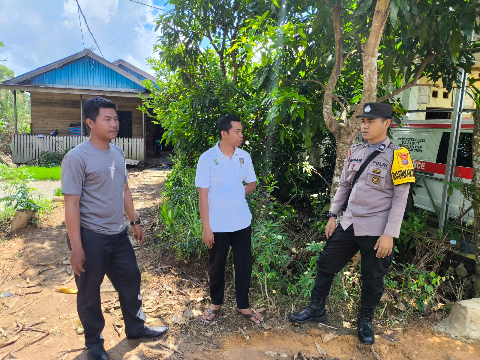 Polsek Amuntai Selatan Gelar Patroli Dialogis di Desa Padang Tanggul, Tingkatkan Kamtibmas dan Kepercayaan Masyarakat