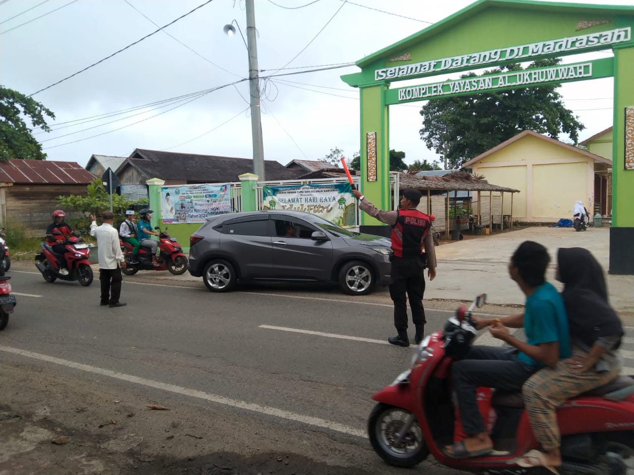 Kanit Samapta Polsek Banjang Intensifkan Patroli dan Himbauan di Sekolah, Cegah Tawuran dan Kejahatan Jalanan