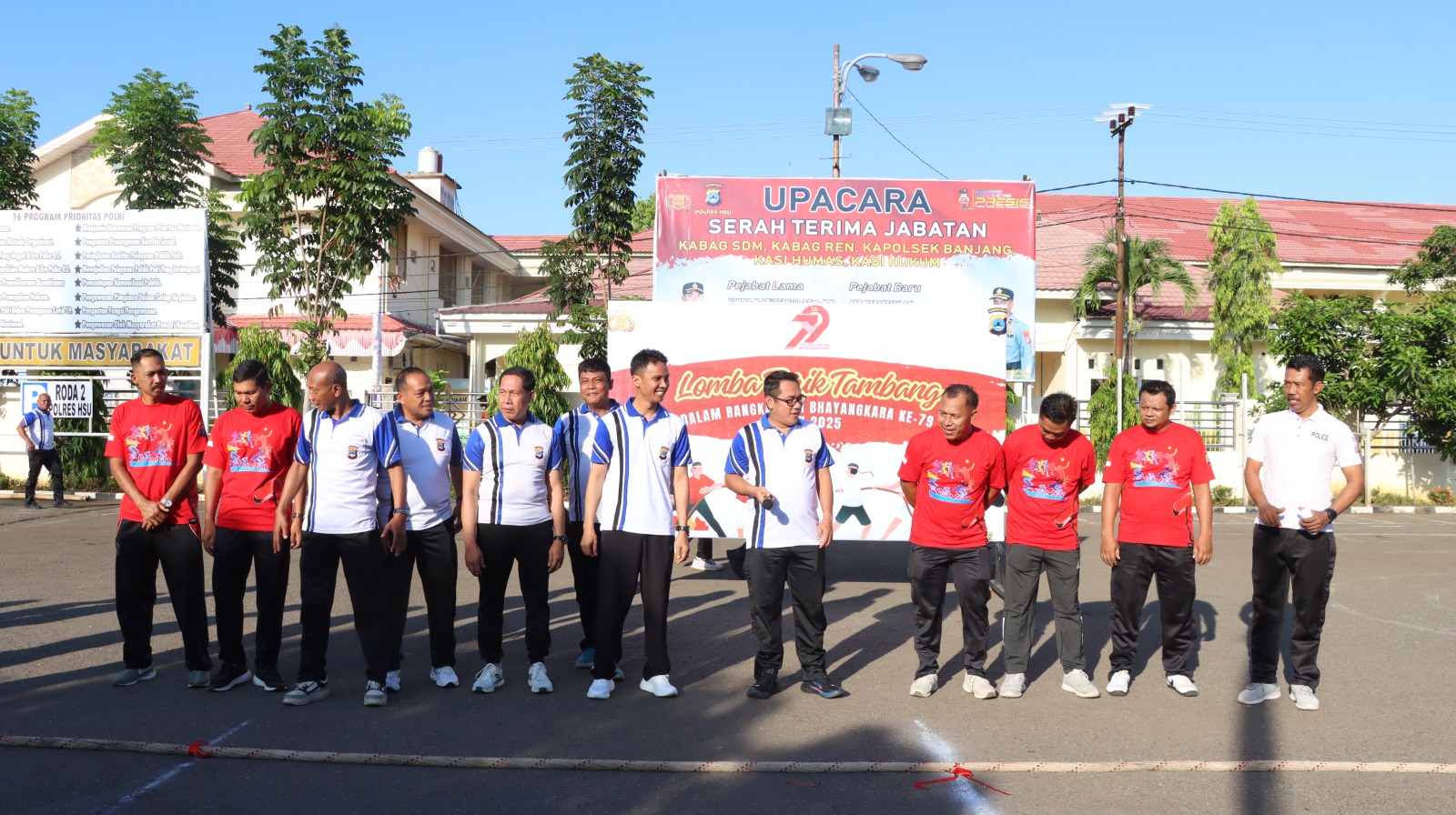 POLRES HULU SUNGAI UTARA GELAR LOMBA TARIK TAMBANG MERIAHKAN HARI BHAYANGKARA KE-79