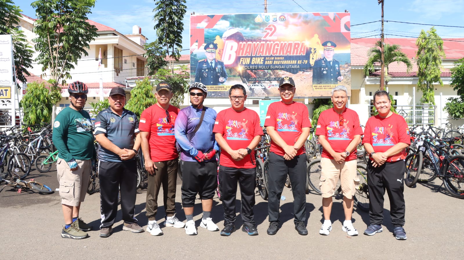 Ratusan Peserta Meriahkan Bhayangkara Fun Bike Polres HSU dalam Semangat Hari Bhayangkara ke-79