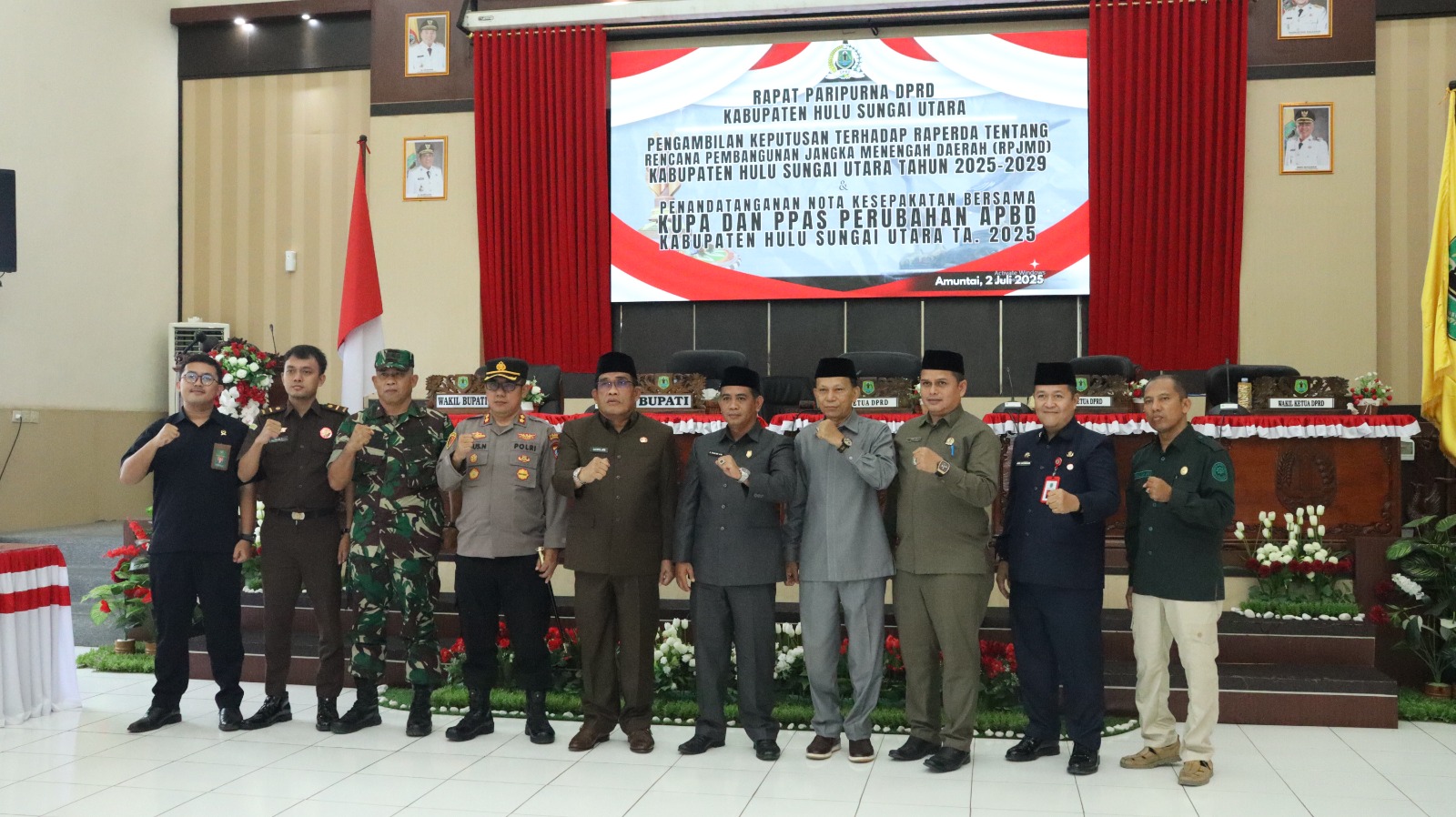 Kapolres HSU Hadiri Rapat Paripurna, DPRD HSU Sahkan RPJMD 2025–2029 dan Tandatangani Kesepakatan KUPA-PPAS Perubahan APBD 2025