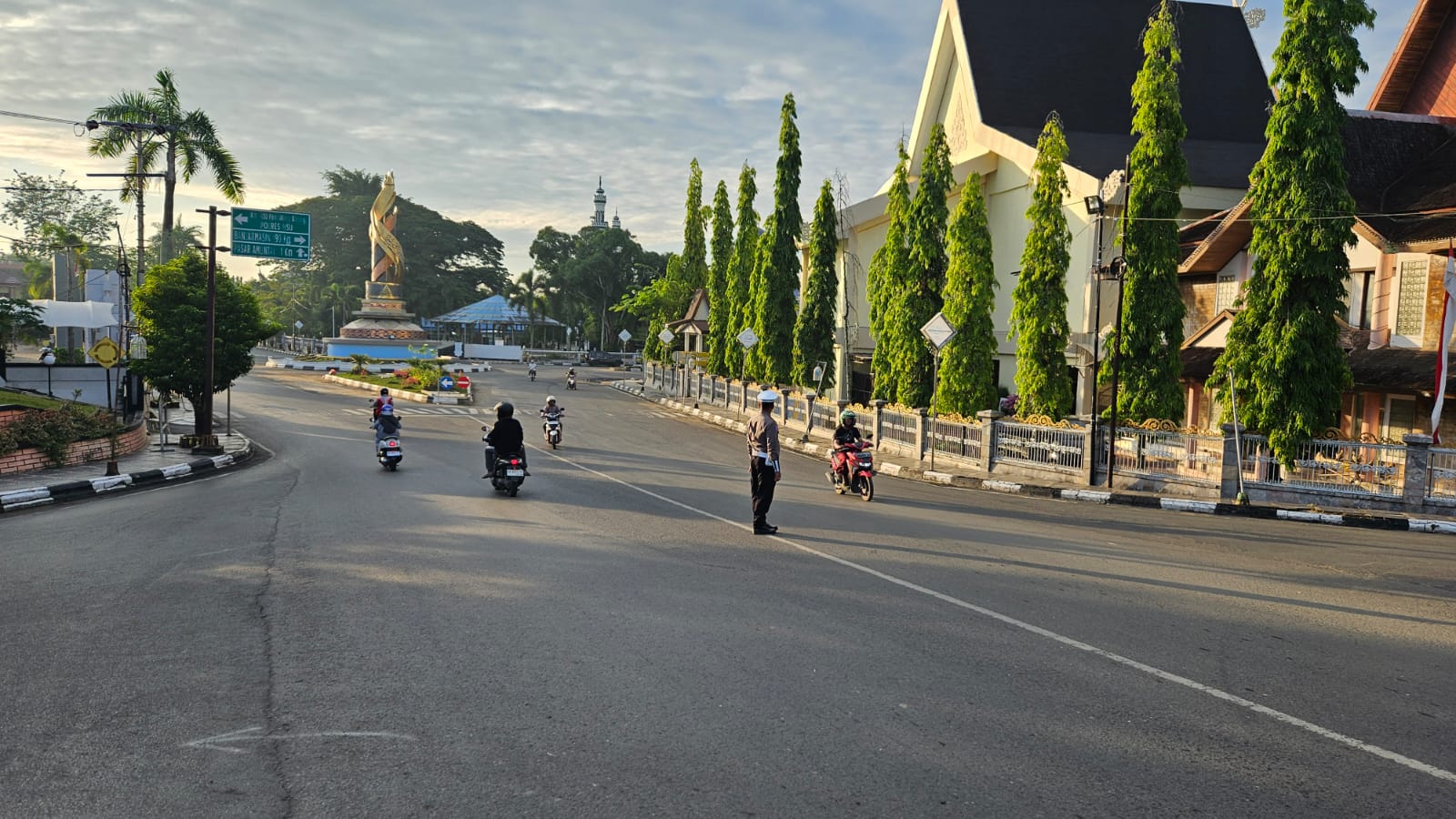 Satlantas Polres HSU Gelar Apel Pagi dan Pengamanan Lalu Lintas, Wujudkan Kamseltibcar di Amuntai