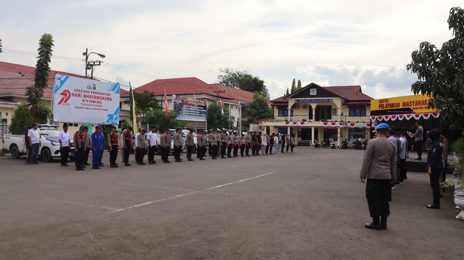 Apel Siang Polres Hulu Sungai Utara: Wujud Disiplin dan Kepedulian Personel dalam Tugas