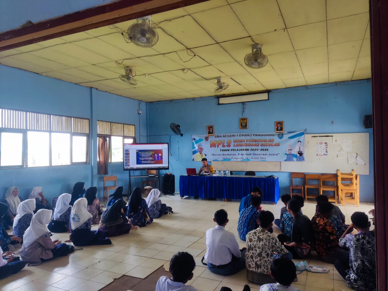 Polsek Danau Panggang Gelar Sosialisasi Pencegahan Bahaya Narkoba dan Pornografi di SMA Negeri 1 Danau Panggang