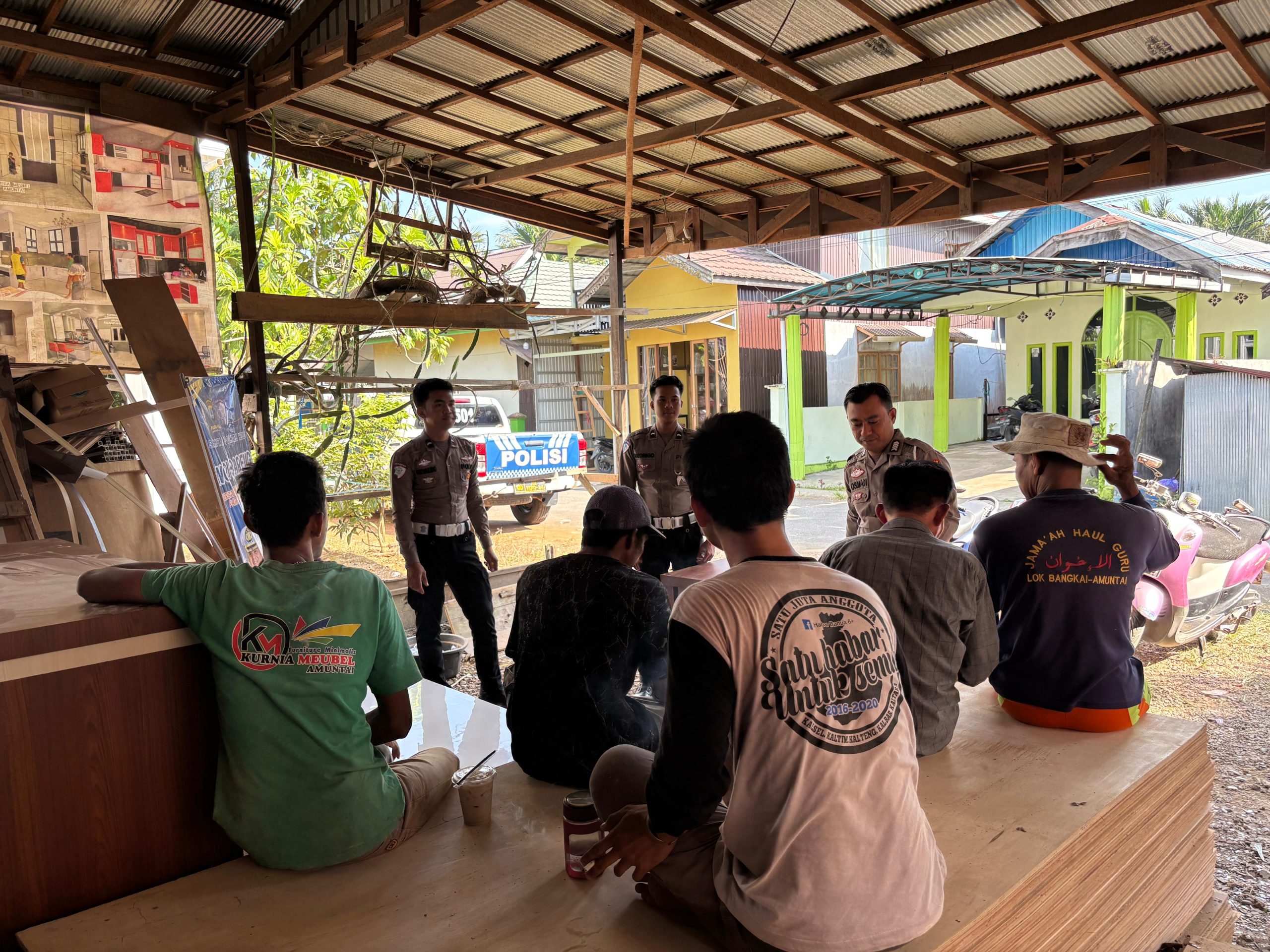 Ngopi Bareng Sat Lantas Polres HSU dan Pelaku Industri, Wujudkan Komitmen Bersama Dalam Keselamatan Berlalu Lintas pada Ops Patuh Intan 2025