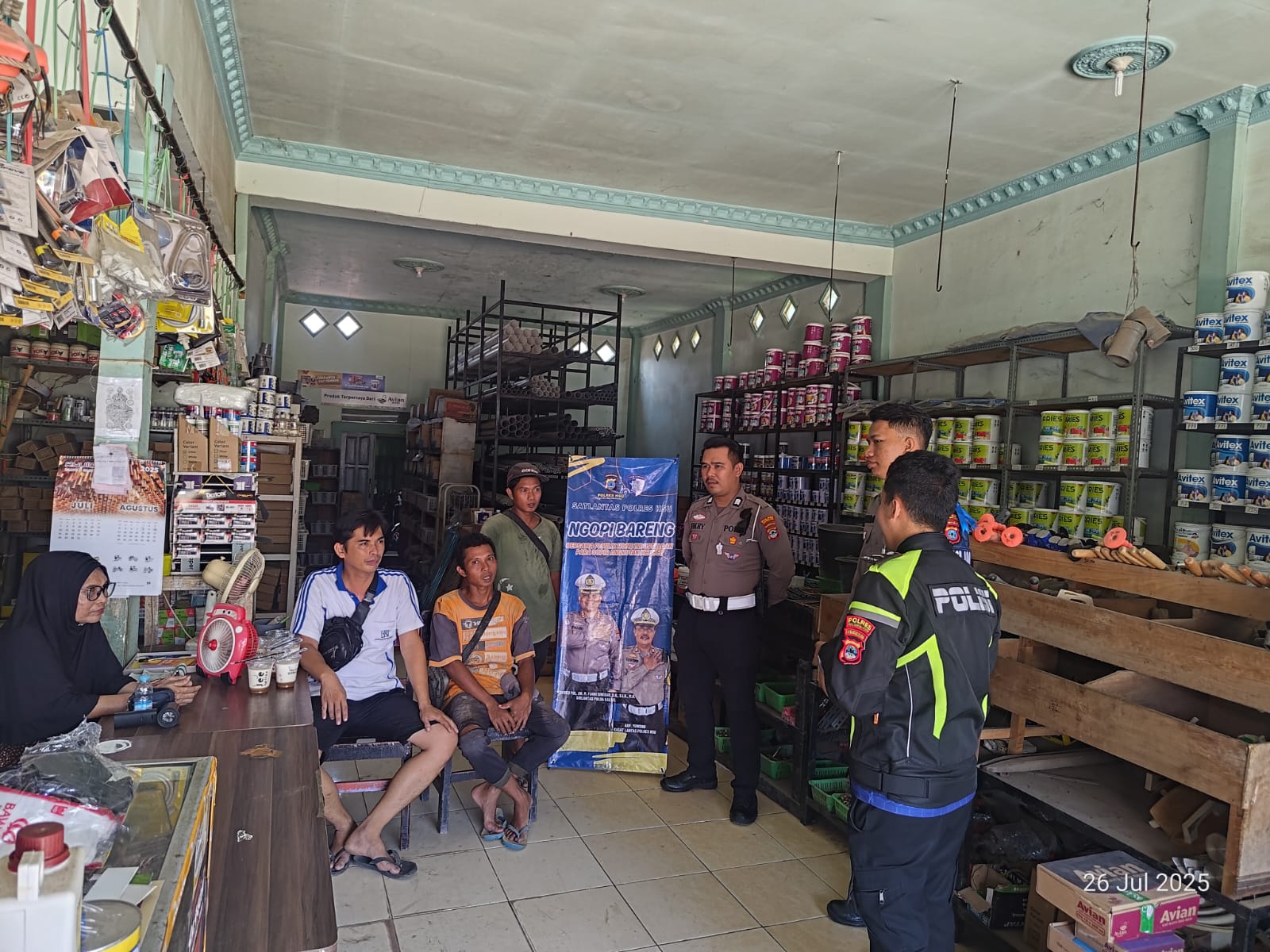 Sat Lantas Polres HSU Gelar “Ngopi Bareng” Bersama Pengusaha dan Sopir Angkutan Mebel Dukung Ops Patuh Intan 2025