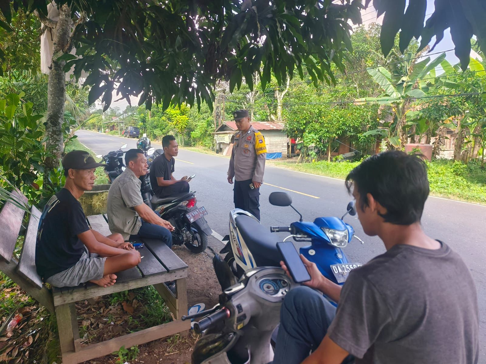 Polsek Amuntai Utara Gelar Patroli Dialogis dan Himbauan Kamtibmas, Wujudkan Lingkungan Aman dan Kondusif