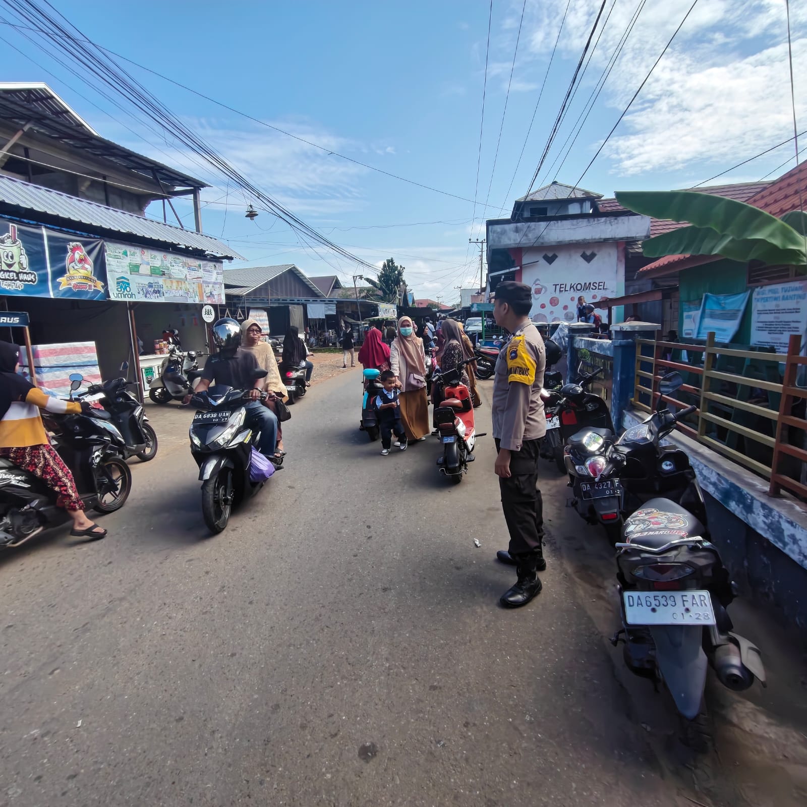 Polsek Danau Panggang Laksanakan Patroli Dialogis dan Pengamanan Jalur, Kuatkan Kepercayaan Masyarakat terhadap Polri