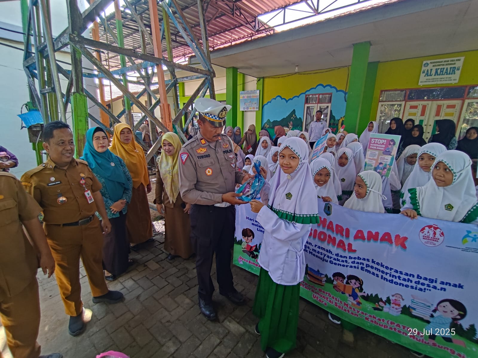 Satlantas Polres HSU dan DP3A Gelar Edukasi Tertib Lalu Lintas dan Stop Bullying untuk Anak dalam Rangka Hari Anak Nasional
