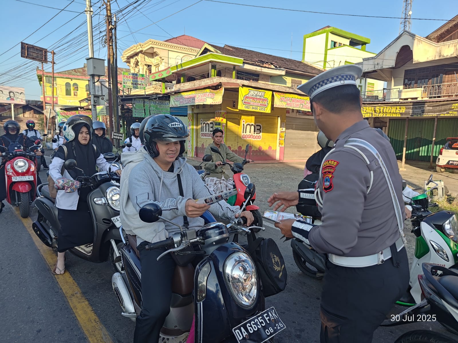 Polres HSU Gelar Operasi Keselamatan Lalu Lintas di Amuntai, Tingkatkan Kesadaran Pengguna Jalan