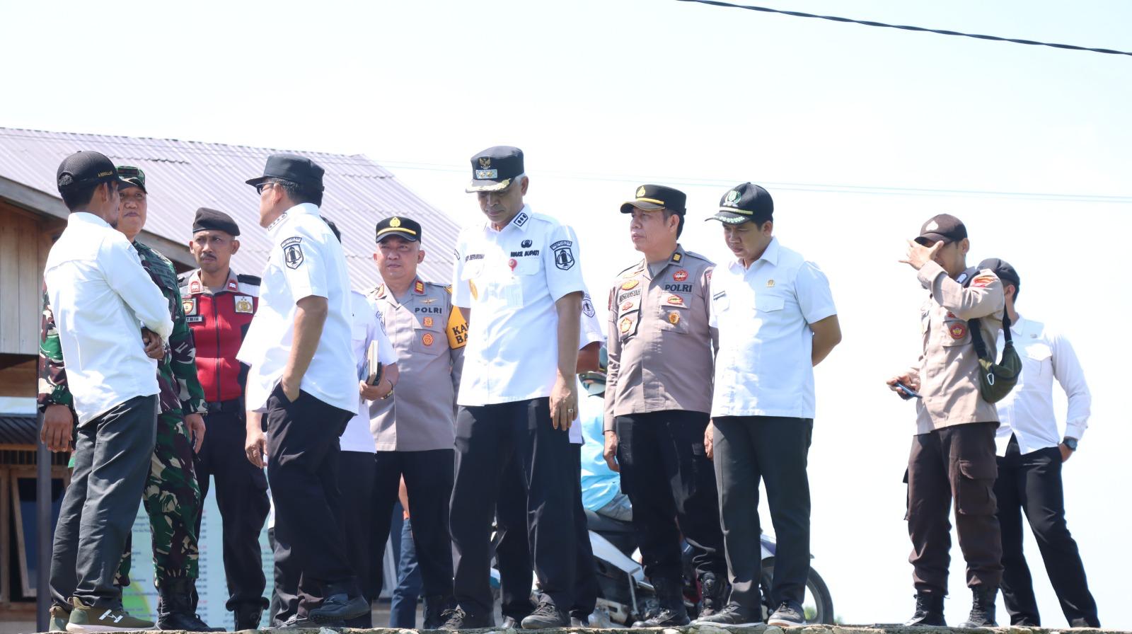 Polsek Banjang Dampingi Forkopimda HSU Tinjau 200 Hektar Lahan Padi Program Unggulan Ketahanan Pangan Nasional 2025