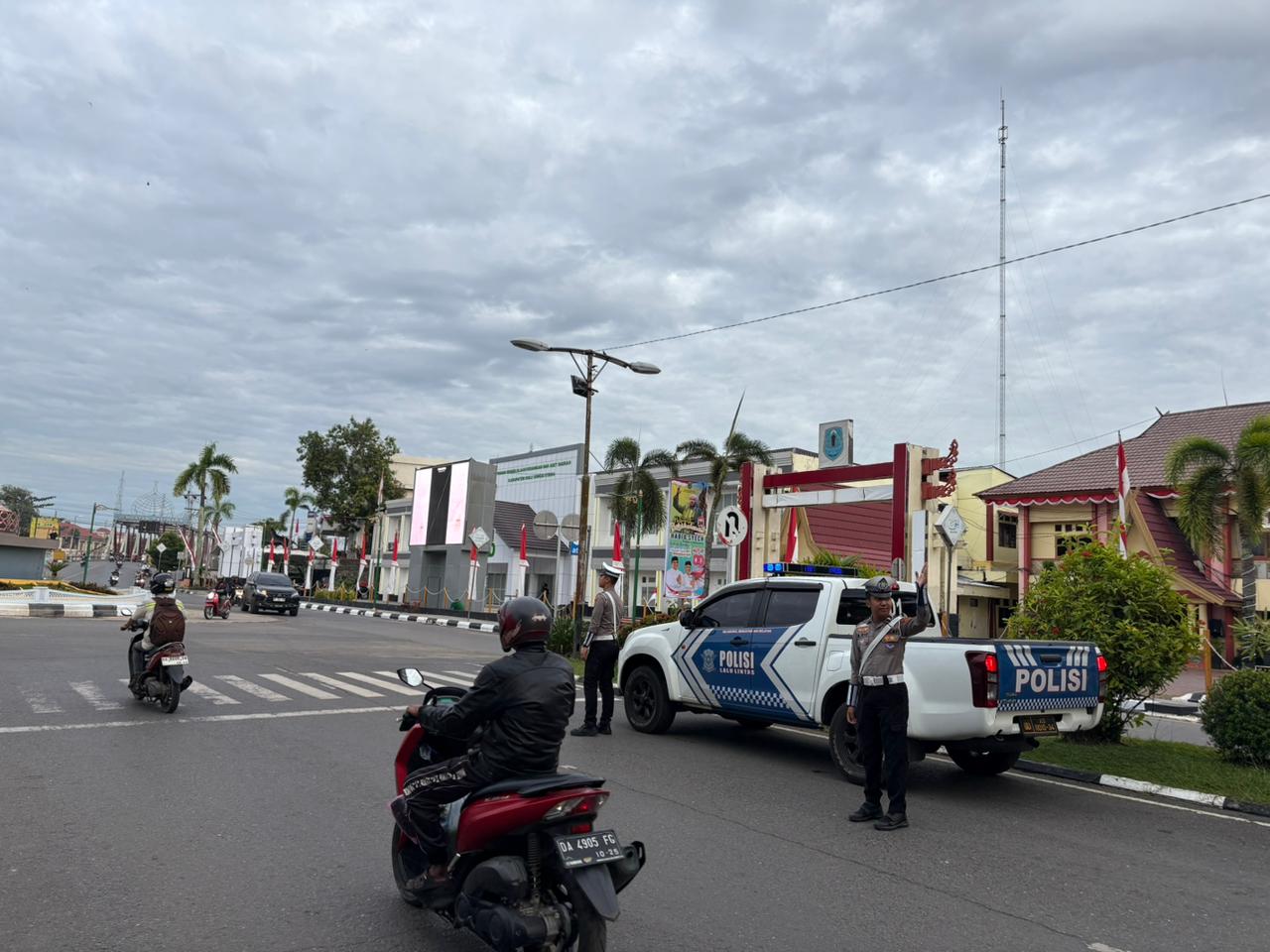 Sat Lantas Polres HSU Gelar Apel dan Pengamanan Pagi untuk Wujudkan Kamseltibcar Lantas yang Kondusif