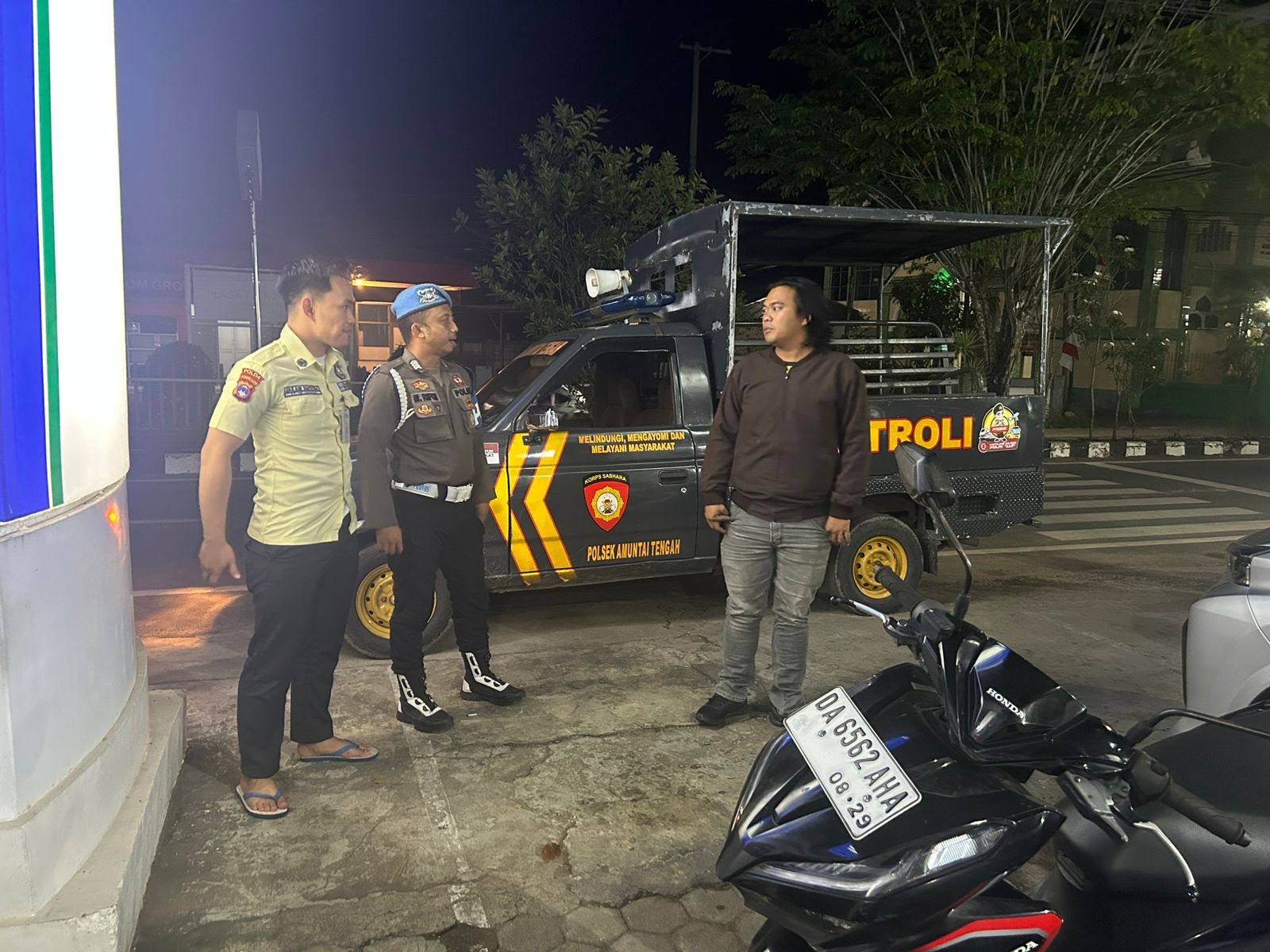 Polsek Amuntai Tengah Gelar Patroli Malam, Jaga Kamtibmas dan Bangun Kedekatan dengan Masyarakat