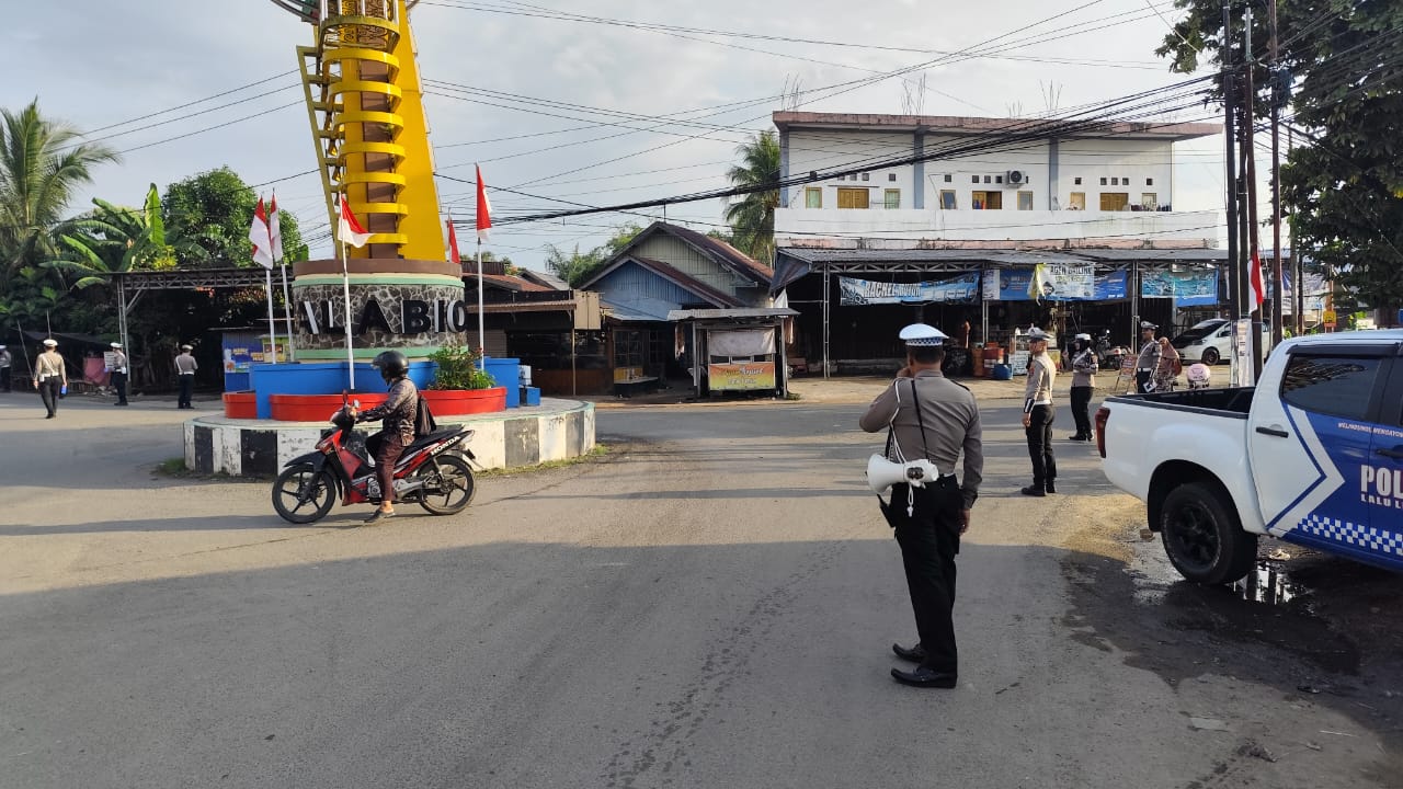 Satlantas Polres HSU Gelar Apel Pagi dan Pengaturan Lalu Lintas, Wujudkan Kamseltibcar di Wilayah Amuntai