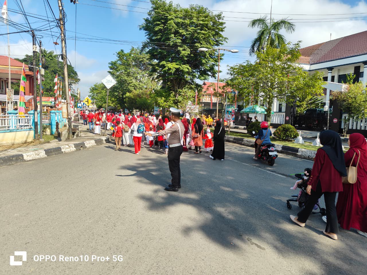 Satlantas Polres HSU Gelar Pengamanan Jalur Peringatan Hari Anak Nasional ke-41, Polri Hadir Wujudkan Keamanan dan Ketertiban Lalu Lintas