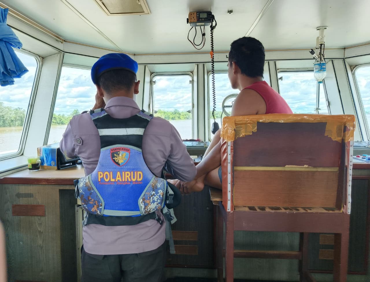 Sat Polairud Polres HSU Gelar Patroli, Sambang, dan Polisi Masyarakat di Perairan Paminggir, Pastikan Situasi Kondusif dan Edukasi ABK soal Bahaya Narkoba
