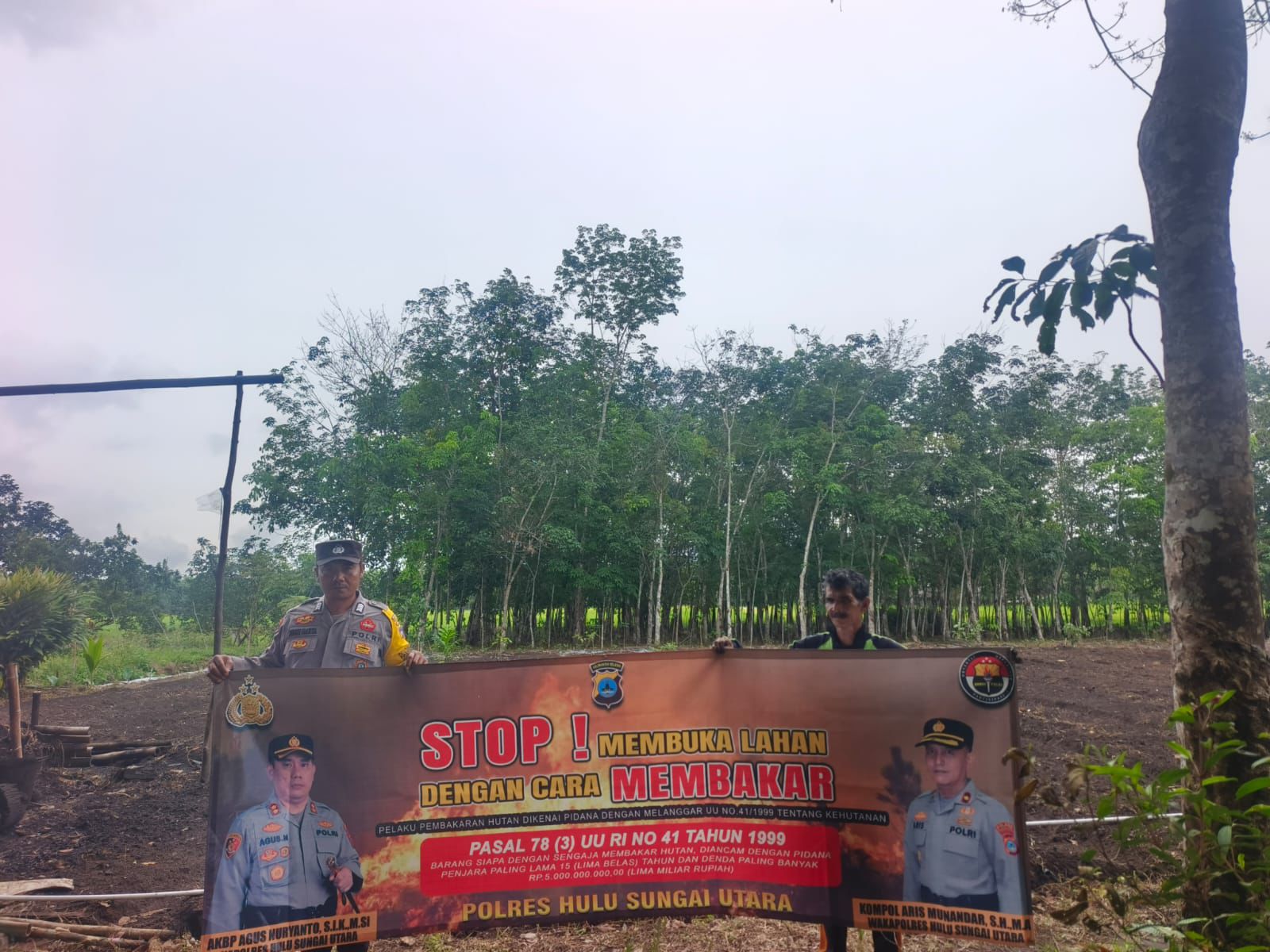 Polsek Amuntai Utara Gelar Sosialisasi Cegah Karhutla di Desa Tebing Liring, Warga Dihimbau Tidak Membakar Lahan