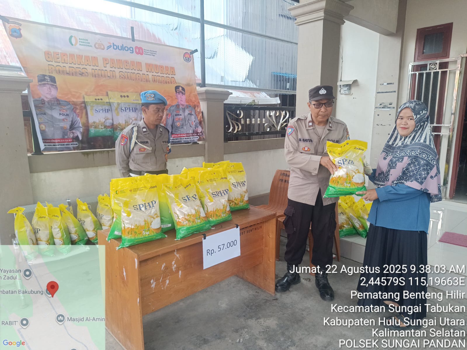 Polres HSU Bersinergi dengan Desa Gelar Gerakan Pangan Murah di Sungai Tabukan untuk Jaga Stabilitas Harga dan Pasokan Beras
