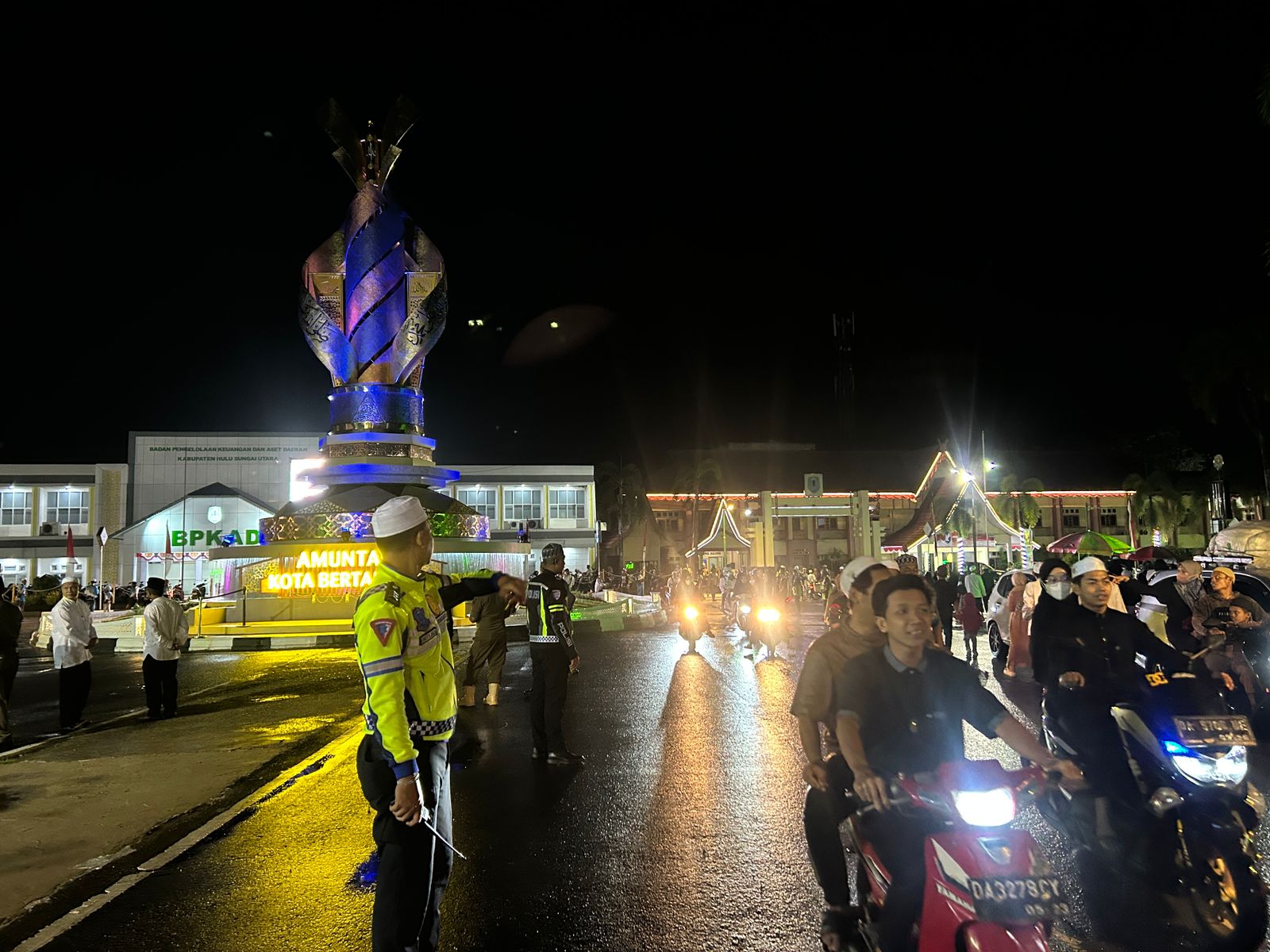 Sat Lantas Polres HSU Amankan dan Kawal Jalannya Acara HSU Bersholawat Bersama Habib Syech
