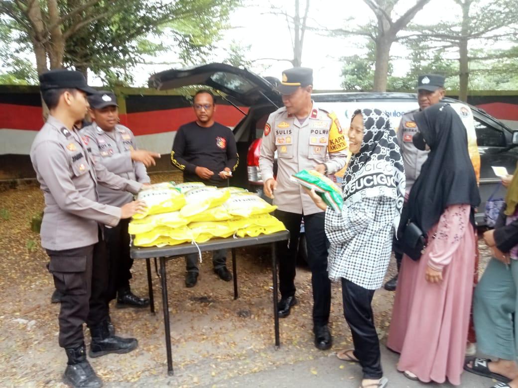 Polsek Amuntai Tengah Gelar Gerakan Pangan Murah, Pastikan Harga Beras Terjangkau untuk Masyarakat