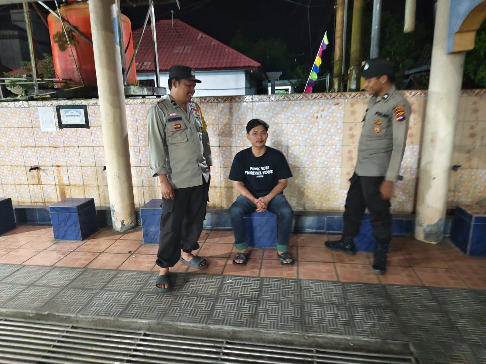 Polsek Babirik Gelar Patroli Dialogis dan Sambang di Desa Babirik Hilir, Wujudkan Kamtibmas Kondusif
