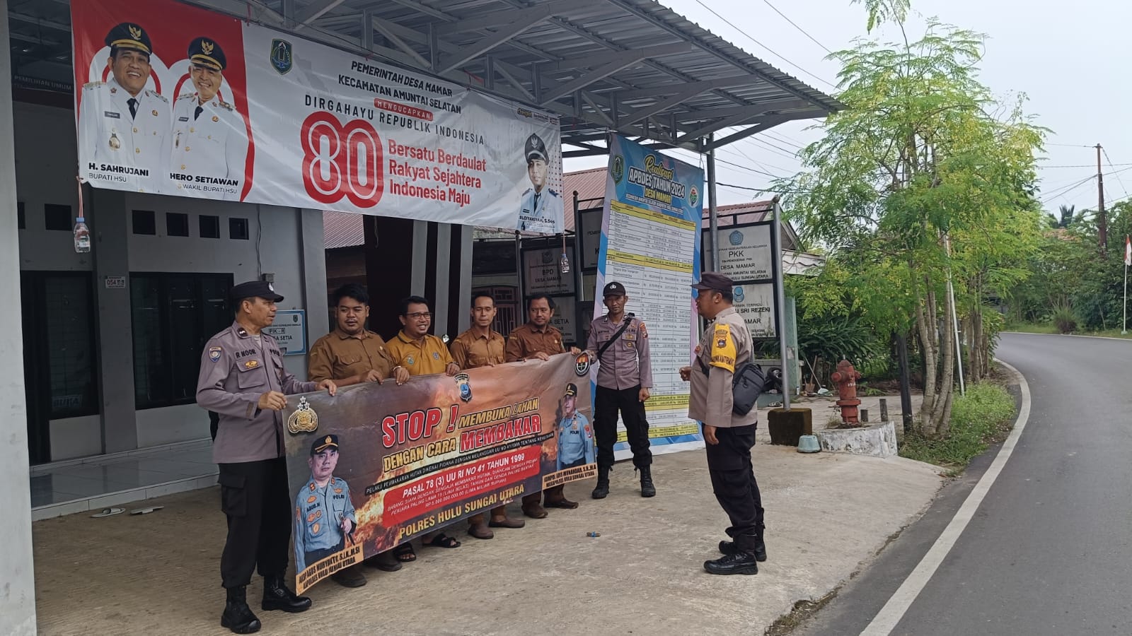 Patroli Dialogis dan Sosialisasi Polsek Amuntai Selatan Cegah Karhutla, Kapolres HSU Tegaskan Pentingnya Kesadaran Masyarakat