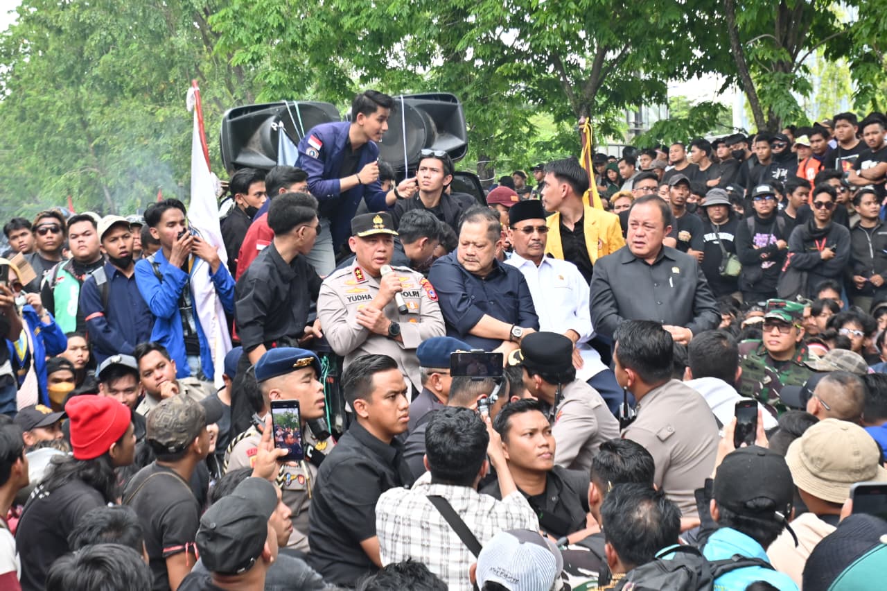 Polda Kalsel Ucapkan Terima Kasih atas Unjuk Rasa yang Aman dan Kondusif di DPRD Kalsel