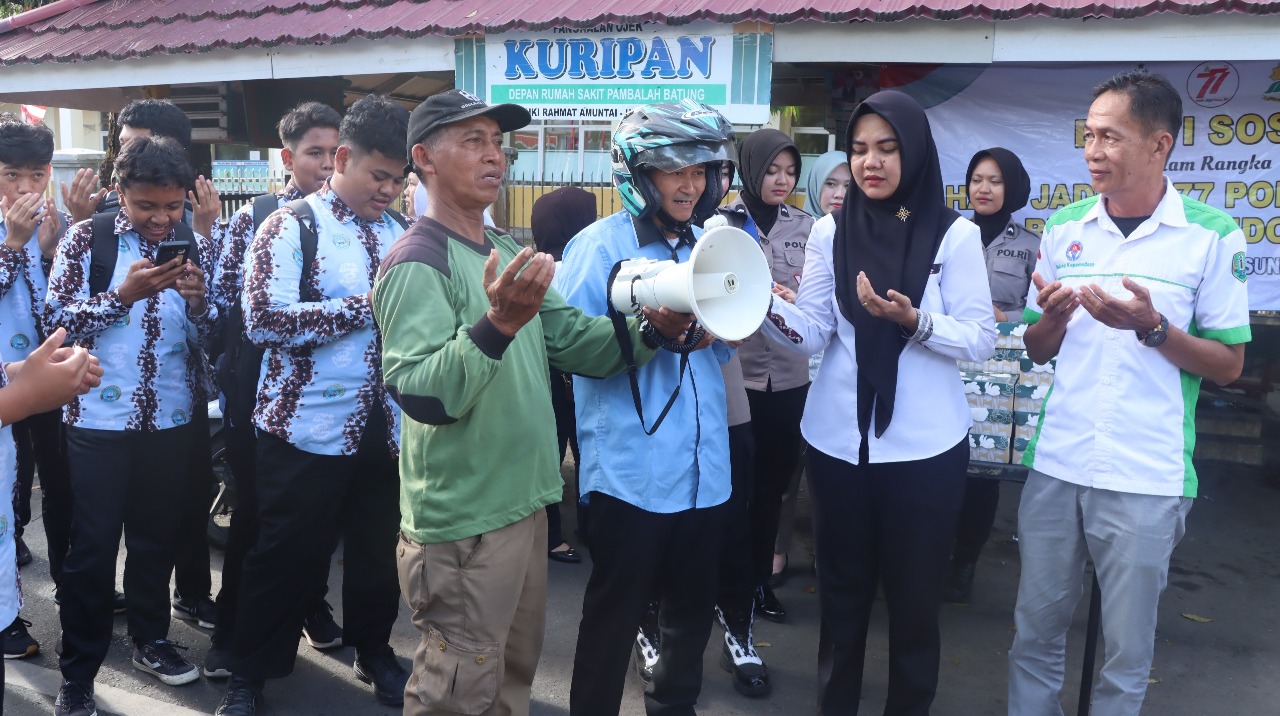 Polwan Polres HSU Gelar Bakti Sosial Berbagi Nasi Kotak Dibayar dengan Doa, Sambut Hari Jadi Polwan ke-77
