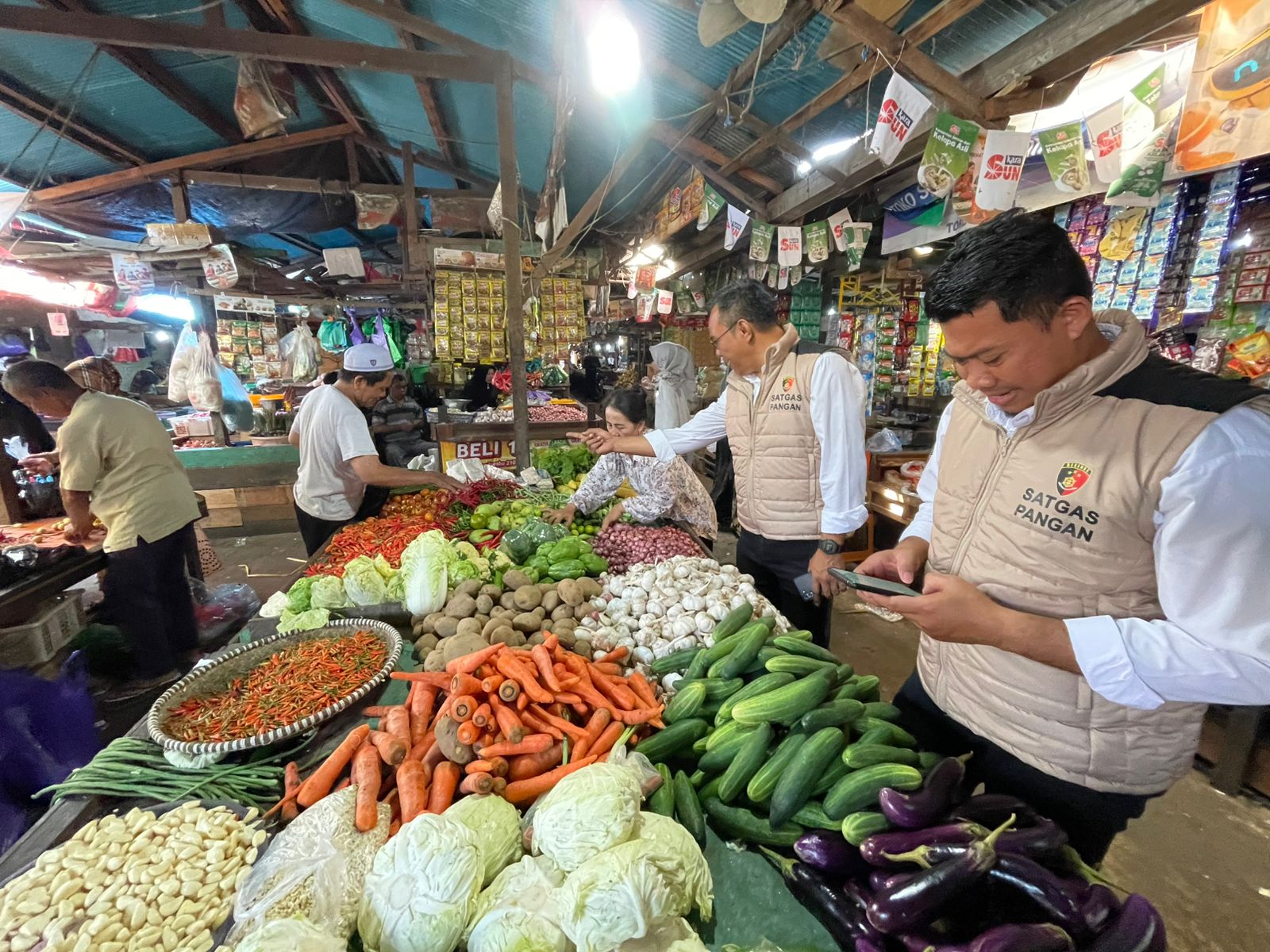 Monitor Harga Bahan Pokok, Satgas Pangan Polda Kalsel Sambangi Pasar Kalindo Banjarmasin