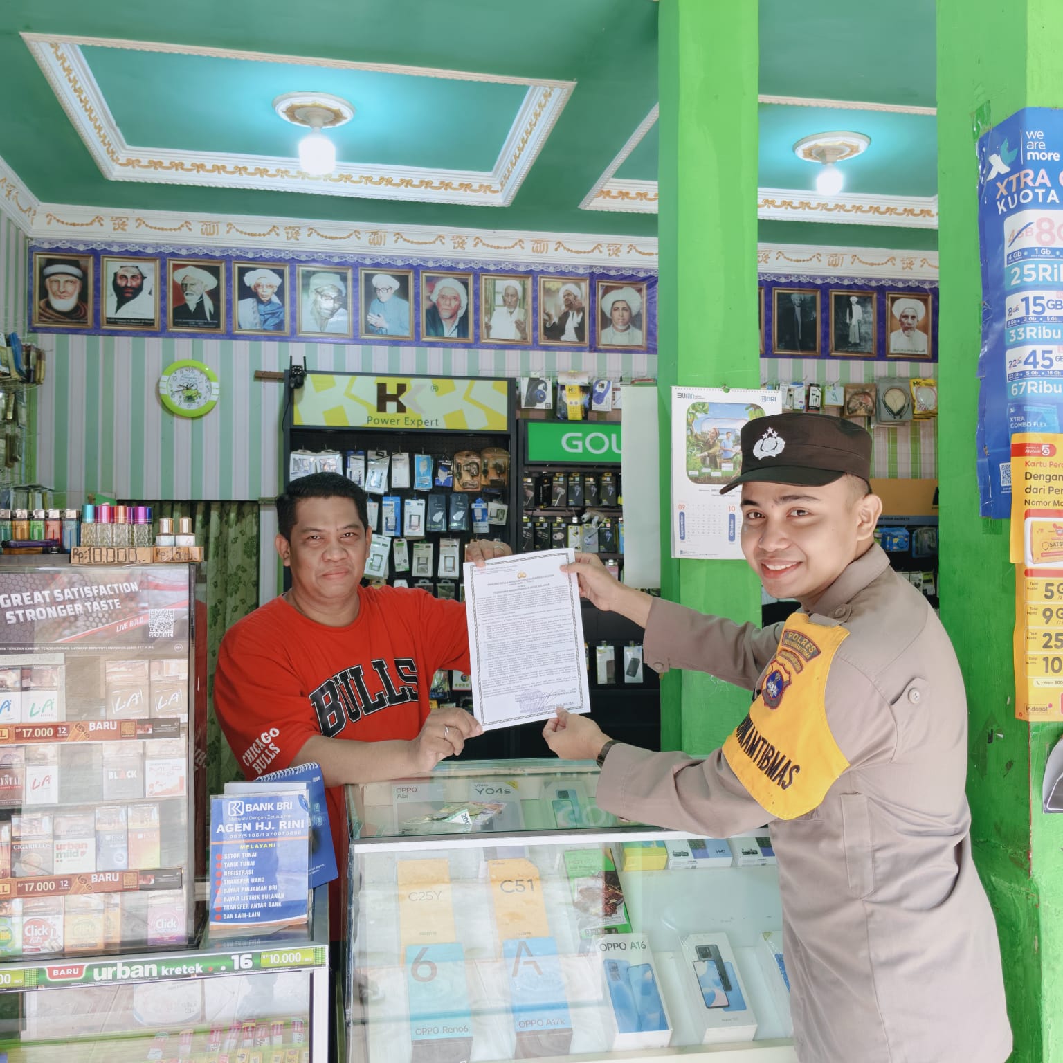 Polsek Danau Panggang Pasang Maklumat Kapolda Kalsel, Tegaskan Komitmen Penegakan Hukum Karhutla