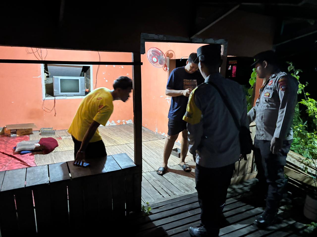 Polsek Amuntai Selatan Laksanakan Patroli Dialogis dan Pembinaan Satkamling untuk Jaga Keamanan Wilayah