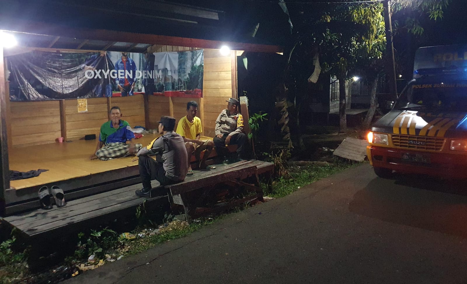 Polsek Sungai Pandan Laksanakan Patroli Dialogis dan Sambang Wujudkan Sinergi Polisi dan Masyarakat untuk Kamtibmas Kondusif