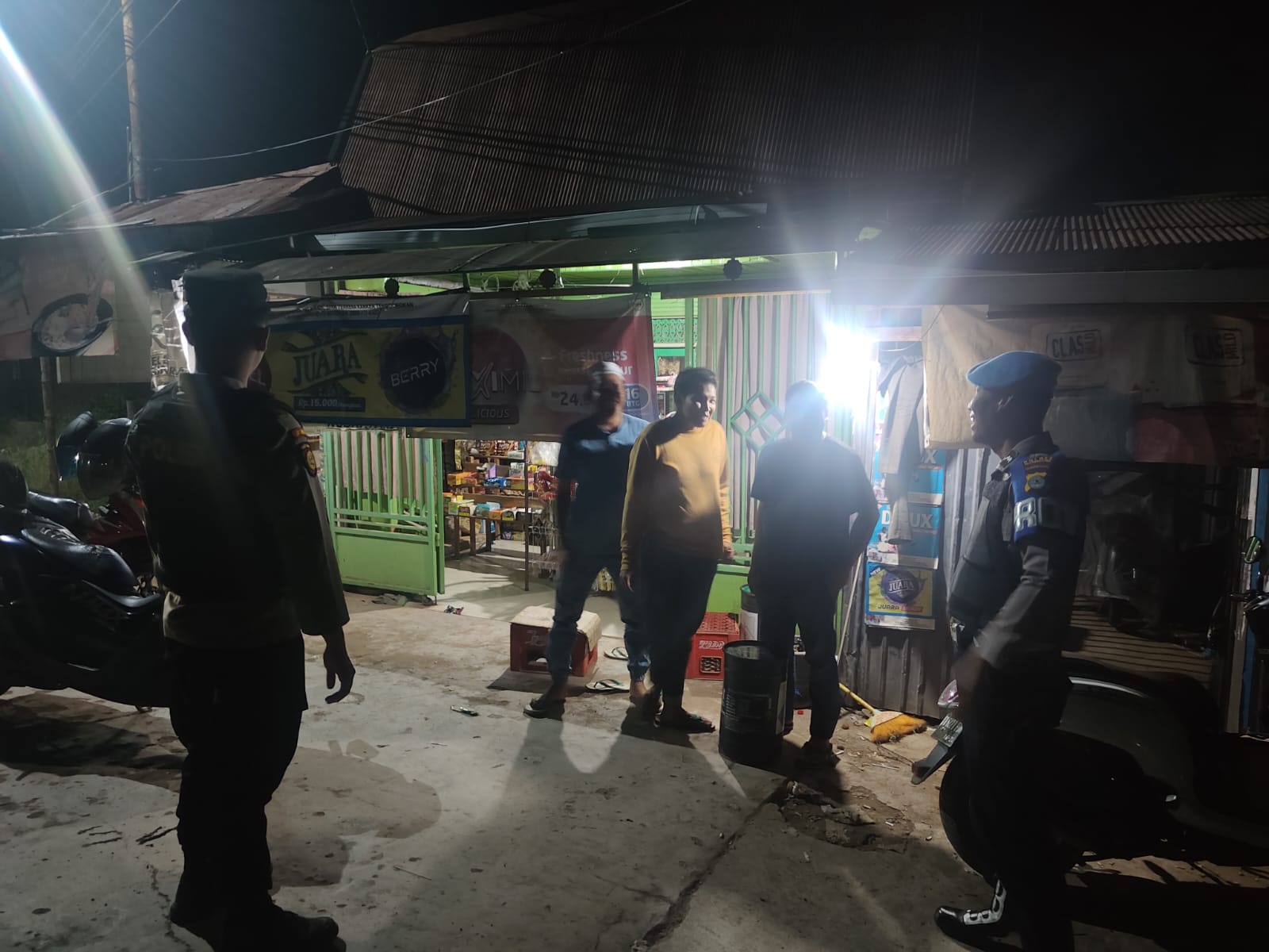Polsek Amuntai Utara Gelar Patroli Dialogis dan Sambang di Desa Tayur untuk Ciptakan Keamanan Wilayah