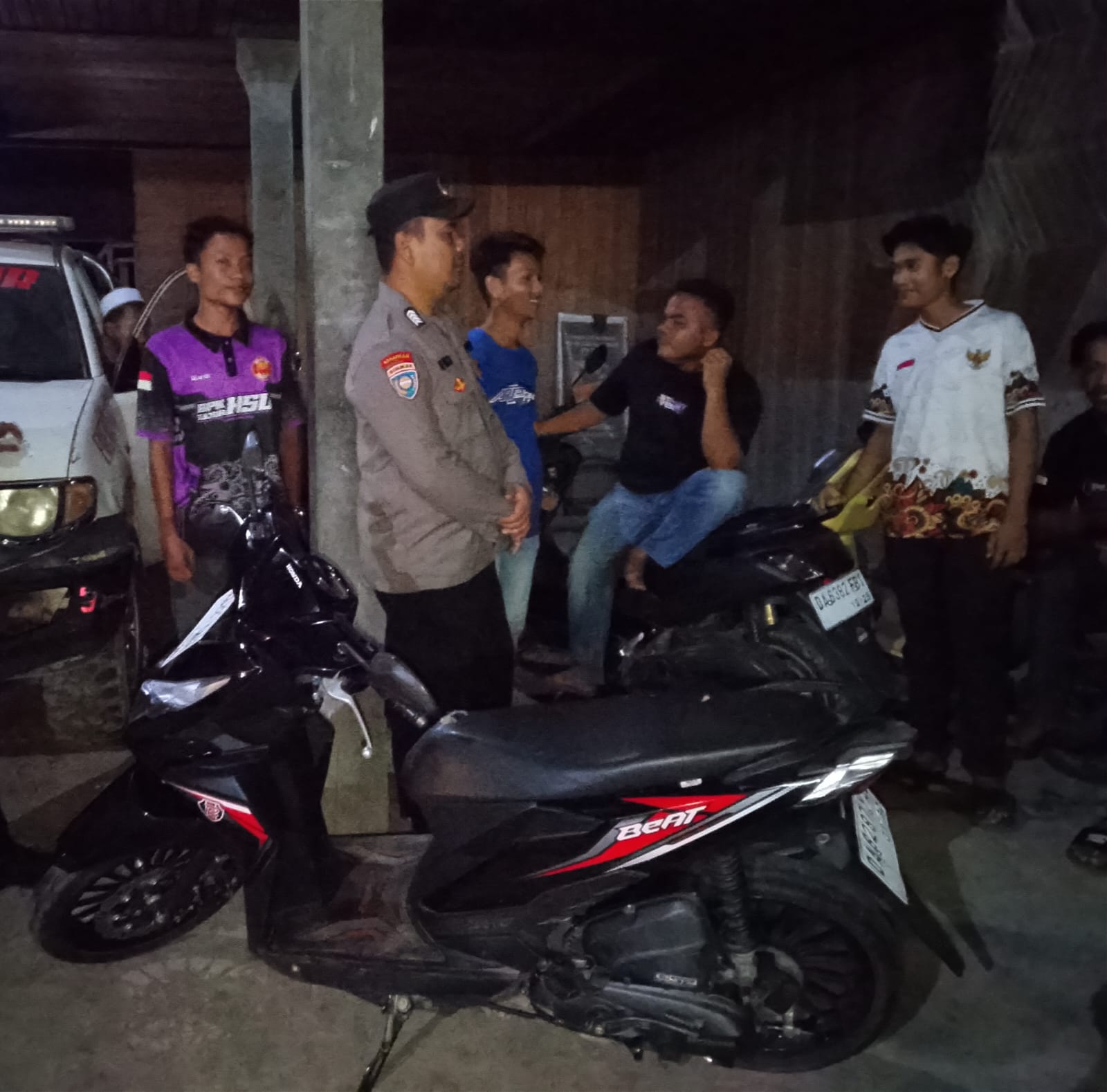 Polsek Amuntai Utara Gelar Patroli Dialogis dan Sambang di Desa Tayur untuk Wujudkan Keamanan dan Ketertiban Masyarakat