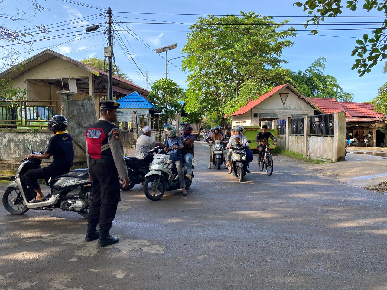 Sat Samapta Polres HSU Gelar Penjagaan dan Pengaturan Lalu Lintas Demi Ciptakan Kondisi Harkamtibmas yang Kondusif