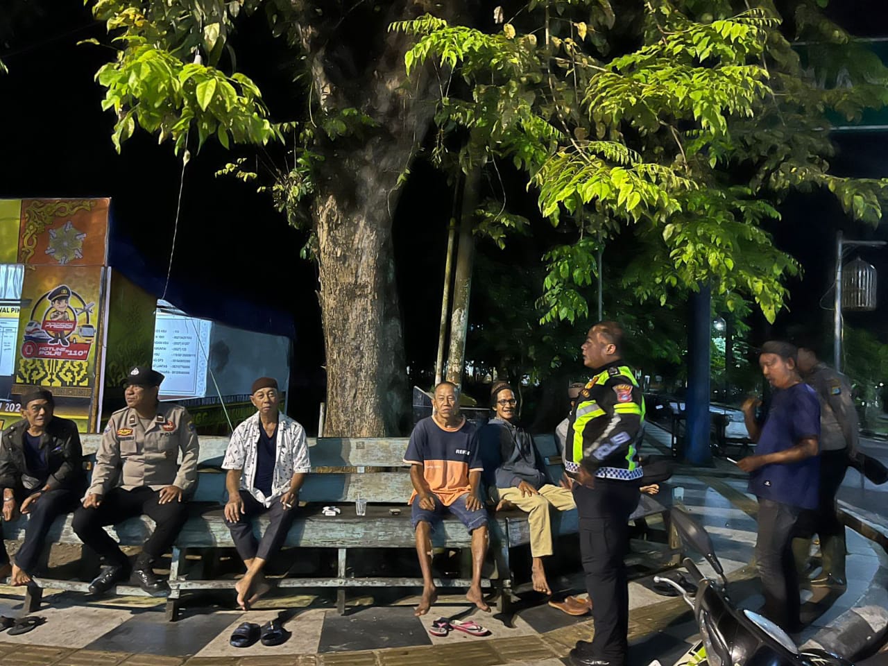 Polsek Amuntai Tengah Gelar Patroli Malam di Pos Pam Taman Puteri Junjung Buih, Wujudkan Rasa Aman bagi Masyarakat di Wilayah Hukum Polres HSU
