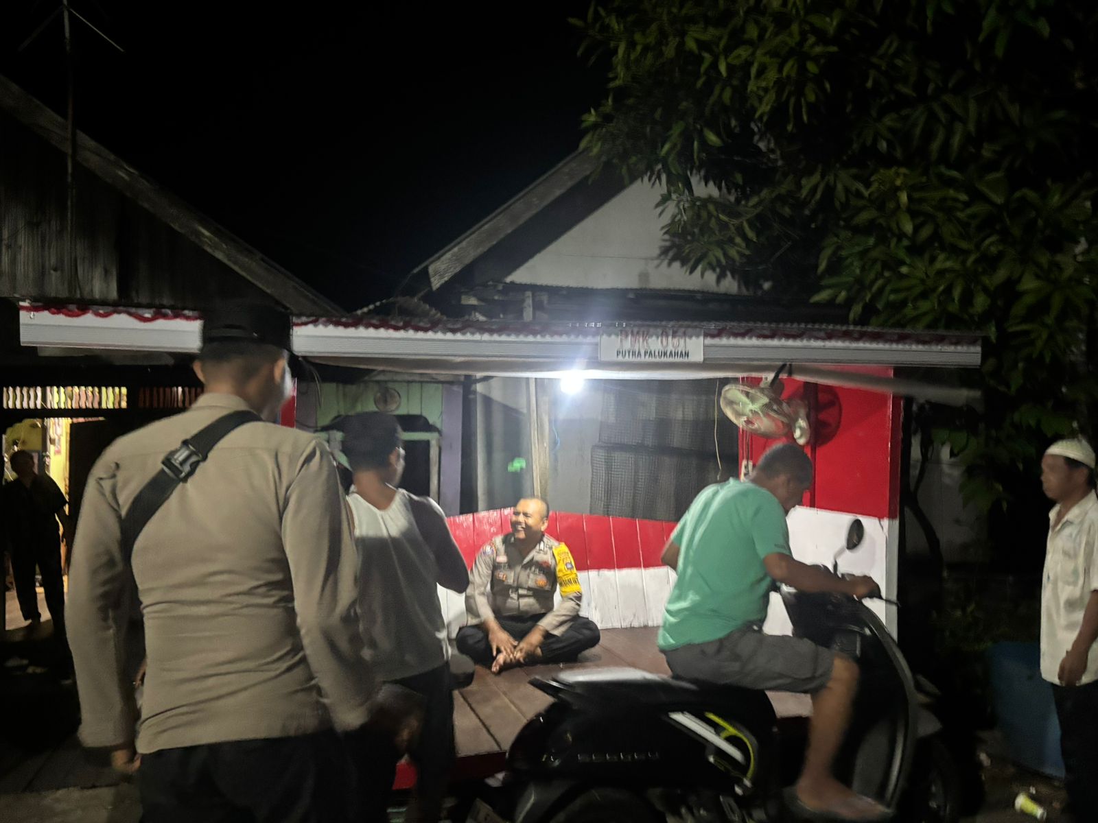 Polsek Danau Panggang Gelar Pembinaan Satkamling dan Patroli Mobile, Perkuat Sinergi Polisi dan Warga